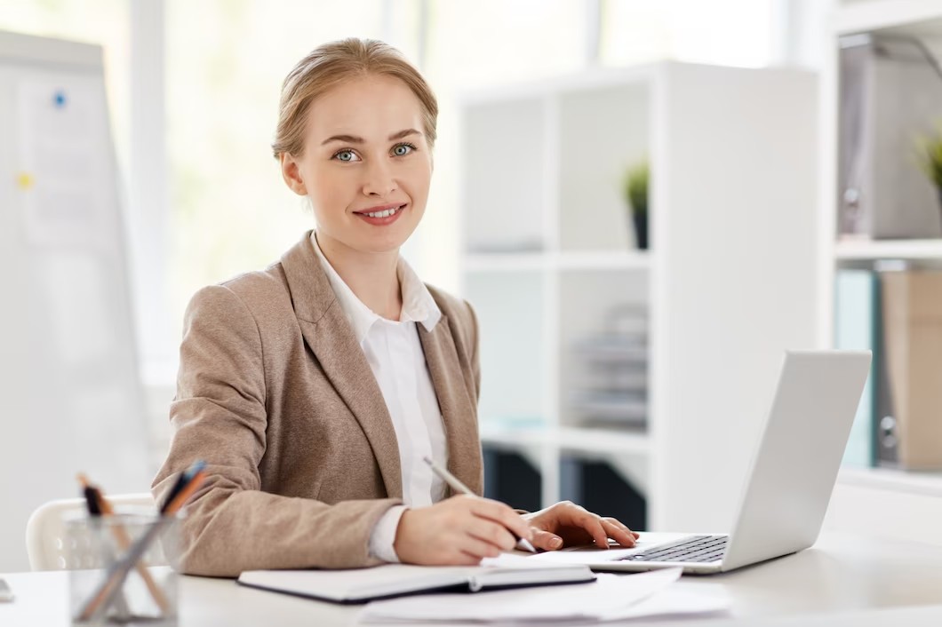 accountant-office_1098-13392